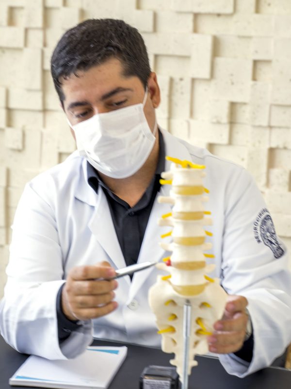 Dr-Fabricio-Vale-neurocirurgiao-funcional-Especialista-em-dor (71)